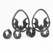 Load image into Gallery viewer, Big Gauge Dark Raintree Vampire Bat Plugs
