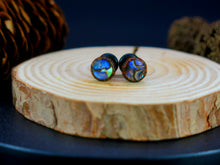 Load image into Gallery viewer, Precision Small Gauge Coconut Palm Single Flare Plugs with Abalone Shell