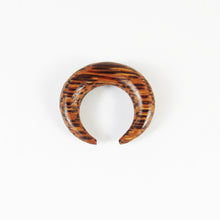 Load image into Gallery viewer, Coconut Palm Septum Pinchers Sharp Ends