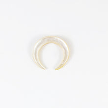 Load image into Gallery viewer, Shell Septum Pincher Sharp Ends