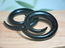 Load image into Gallery viewer, Dark Raintree Small Super Spirals